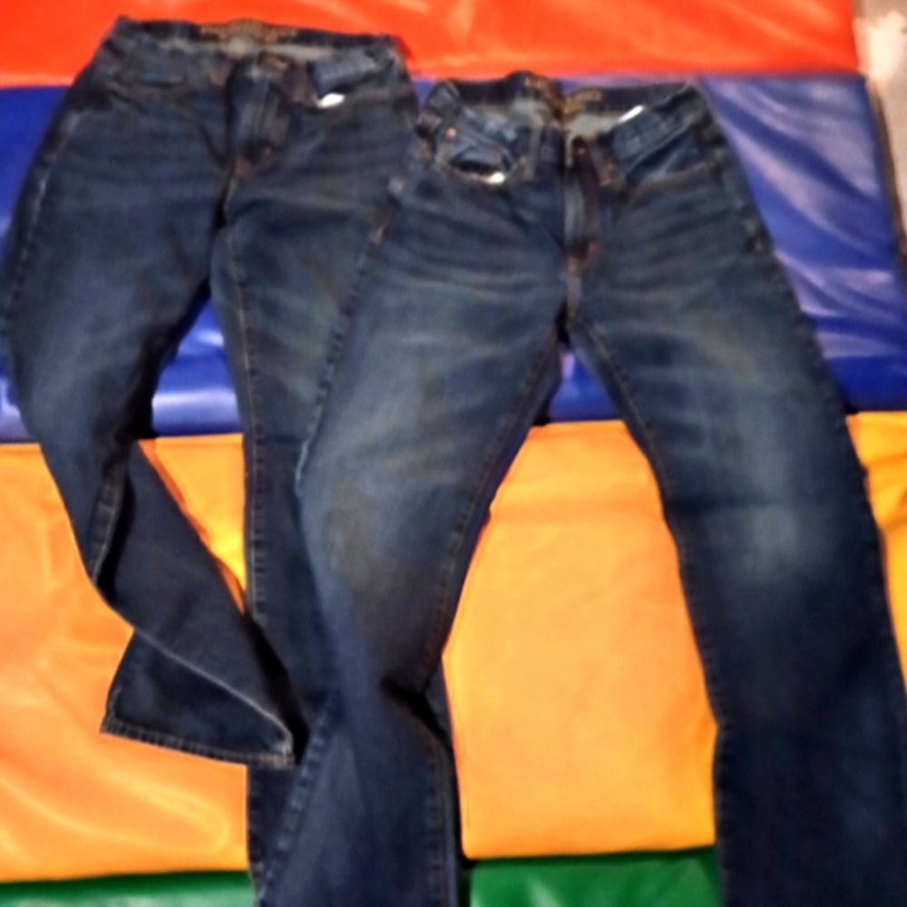 28 by 32 American eagles straight original jeans mens